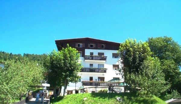 Sporting Hotel Club Pelos Εξωτερικό φωτογραφία
